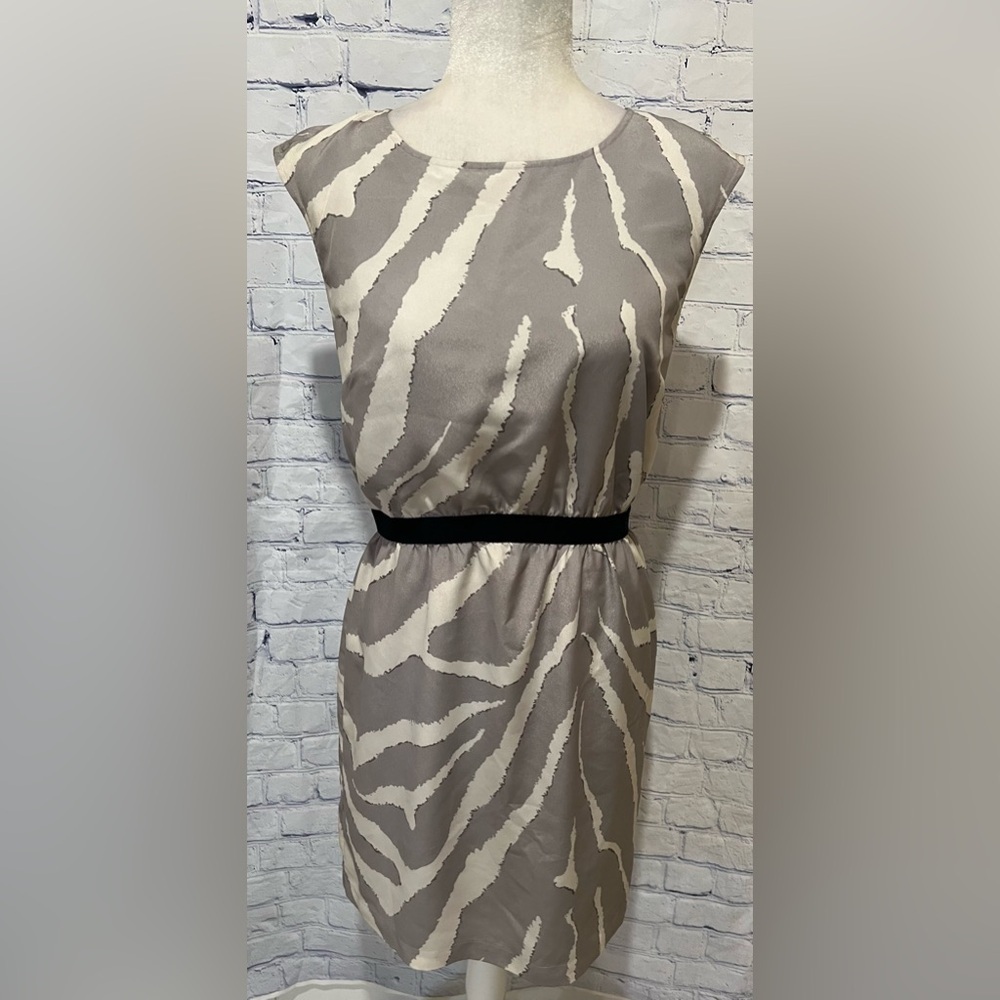 Ann Taylor Loft sleeveless gray and white elastic waist dress size small